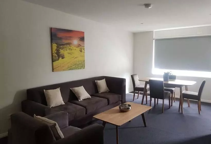 Motelli Carlton Suites