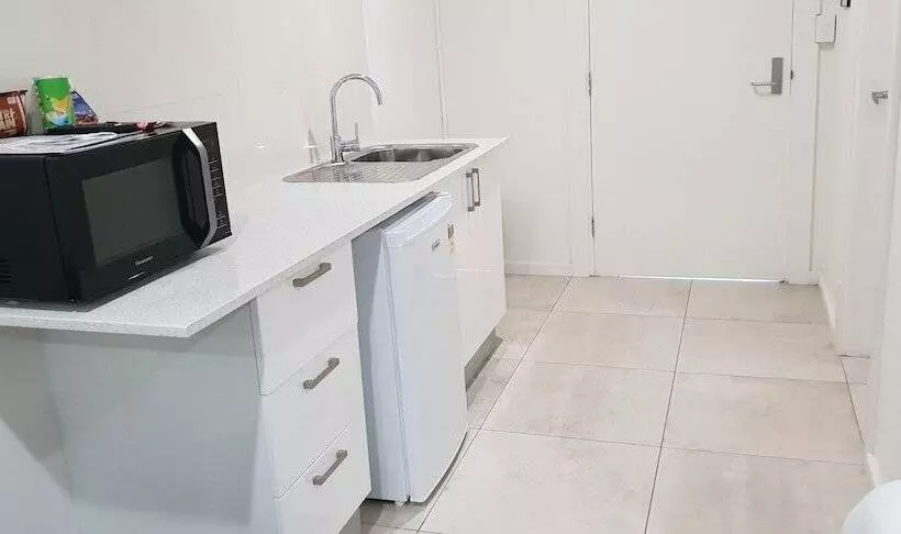 Motelli Carlton Suites