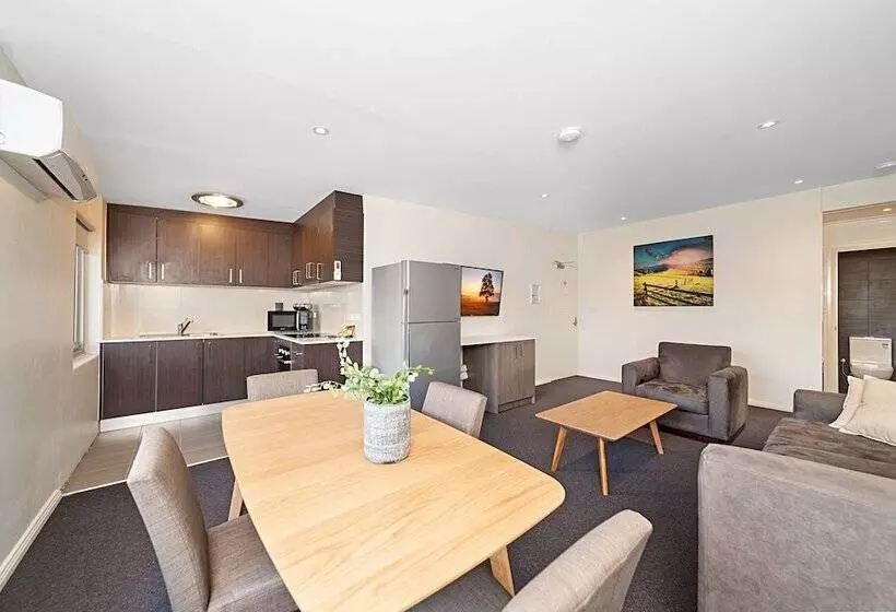 Motelli Carlton Suites