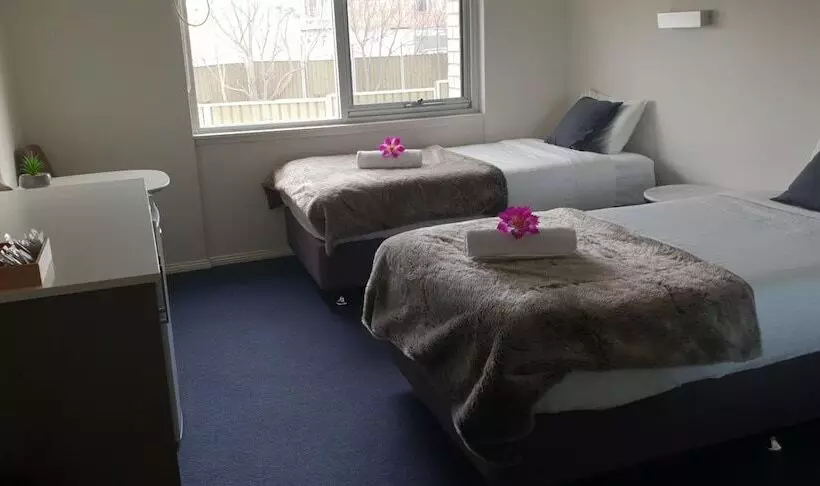 Motelli Carlton Suites