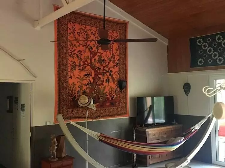 پانسیون L Arbre De Vie