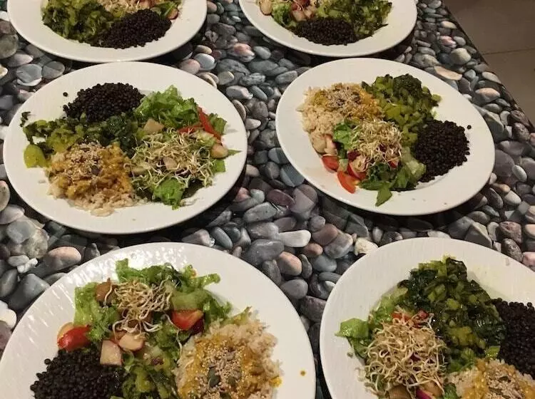 پانسیون L Arbre De Vie