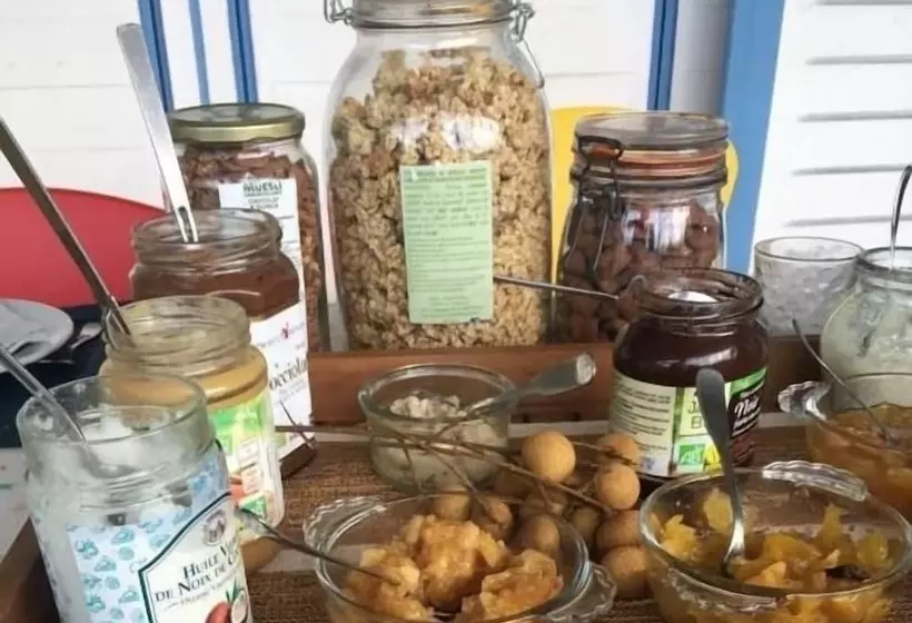 پانسیون L Arbre De Vie