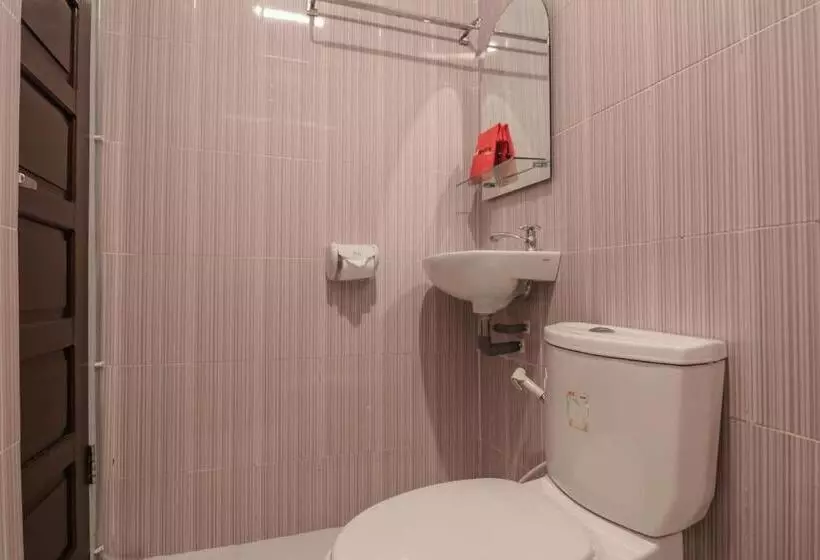 ペンション Reddoorz Syariah Plus @ Banjarbaru