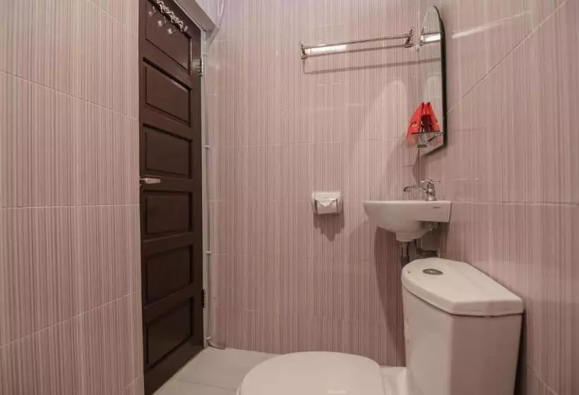 ペンション Reddoorz Syariah Plus @ Banjarbaru