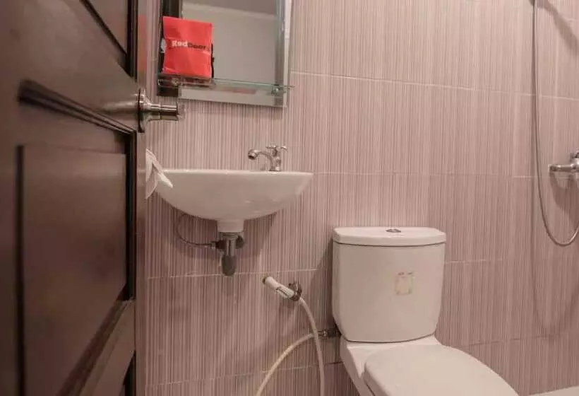 ペンション Reddoorz Syariah Plus @ Banjarbaru