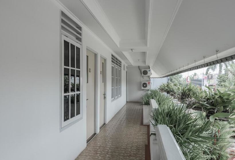 פנסיון Reddoorz Syariah Plus @ Banjarbaru