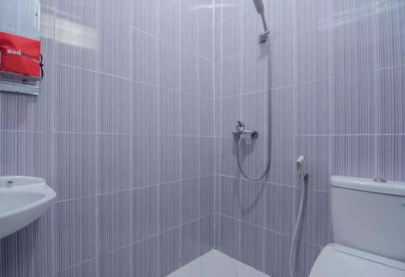 ペンション Reddoorz Syariah Plus @ Banjarbaru