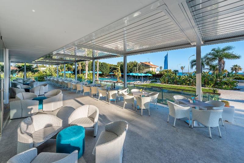 פונדק Acacia Palace