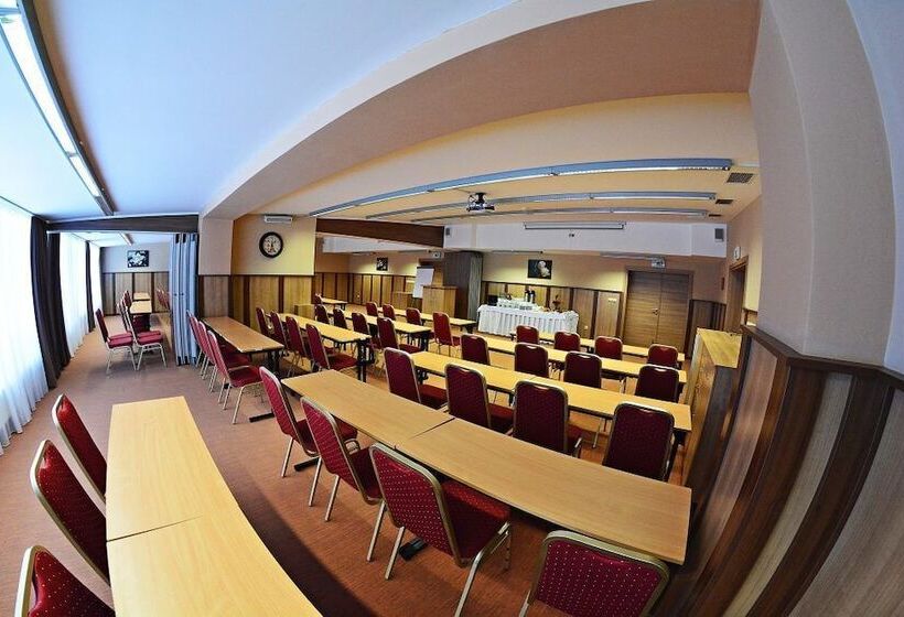 Отель Alexandra Wellness