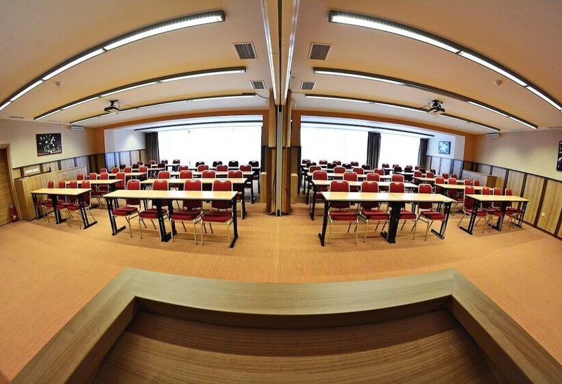 Отель Alexandra Wellness