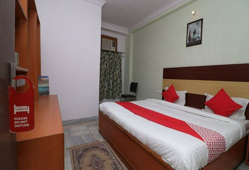 בית מלון כפרי Dwarika By Oyo Rooms