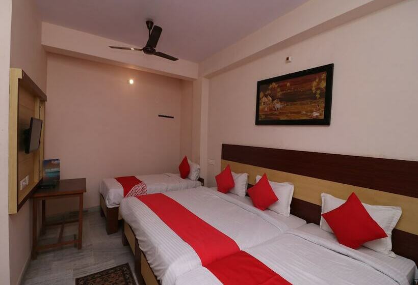 בית מלון כפרי Dwarika By Oyo Rooms