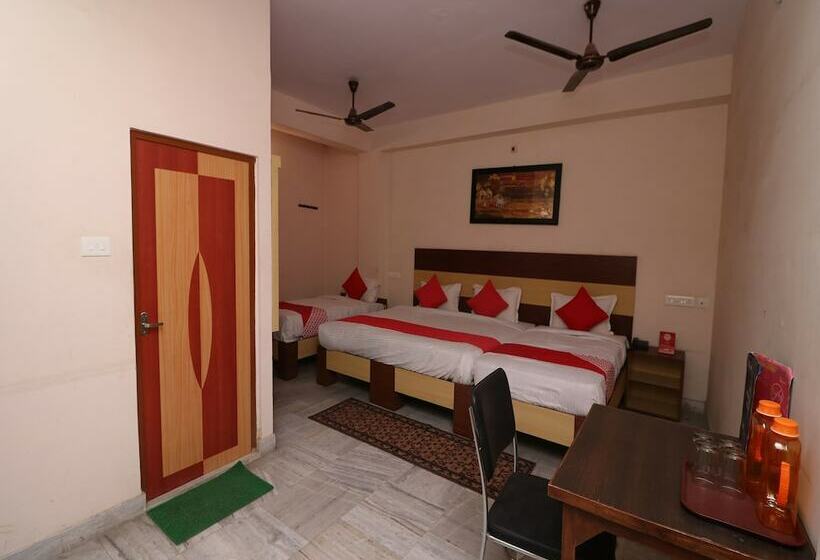 בית מלון כפרי Dwarika By Oyo Rooms
