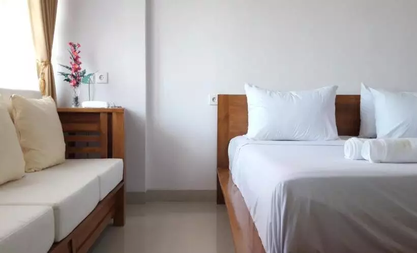 ホテル Grand Raka Homestay