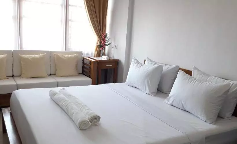 ホテル Grand Raka Homestay