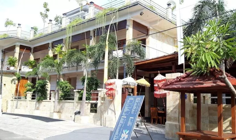 ホテル Grand Raka Homestay
