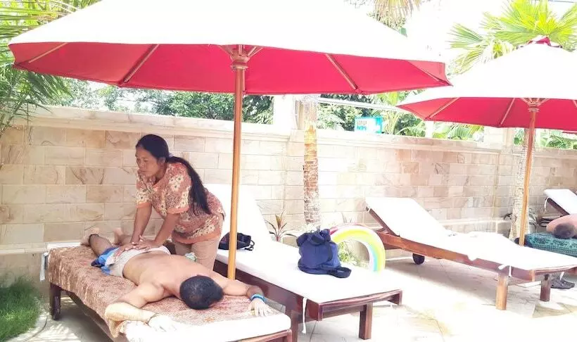 ホテル Grand Raka Homestay
