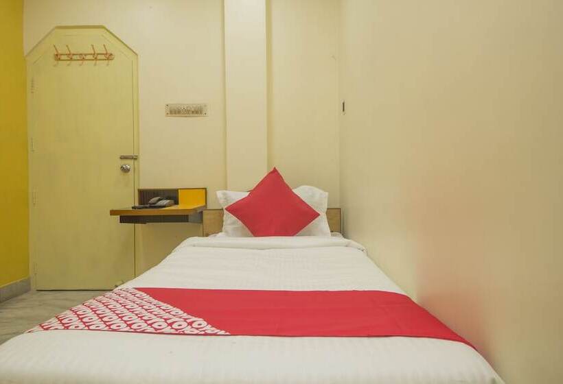 בית מלון כפרי Landmark By Oyo Rooms