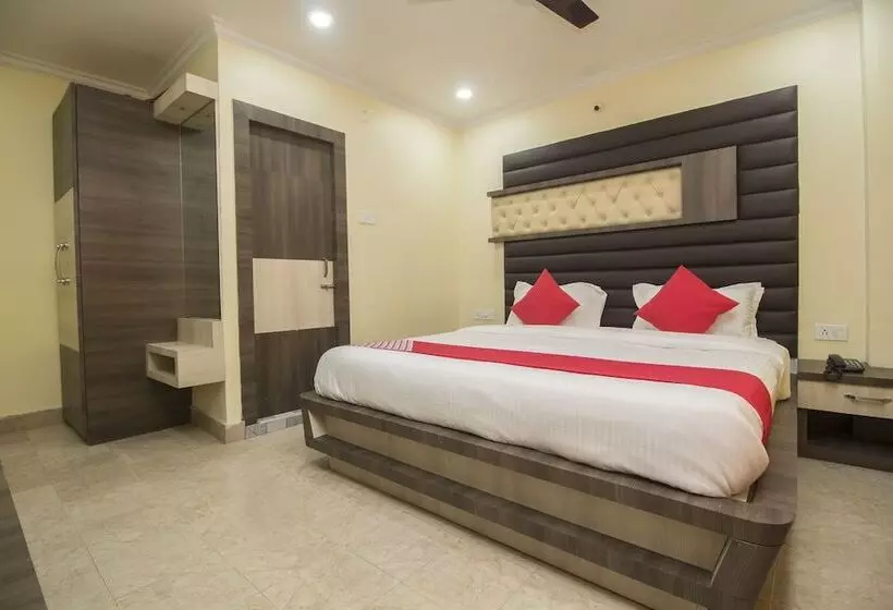 Hotelli Landmark By Oyo Rooms