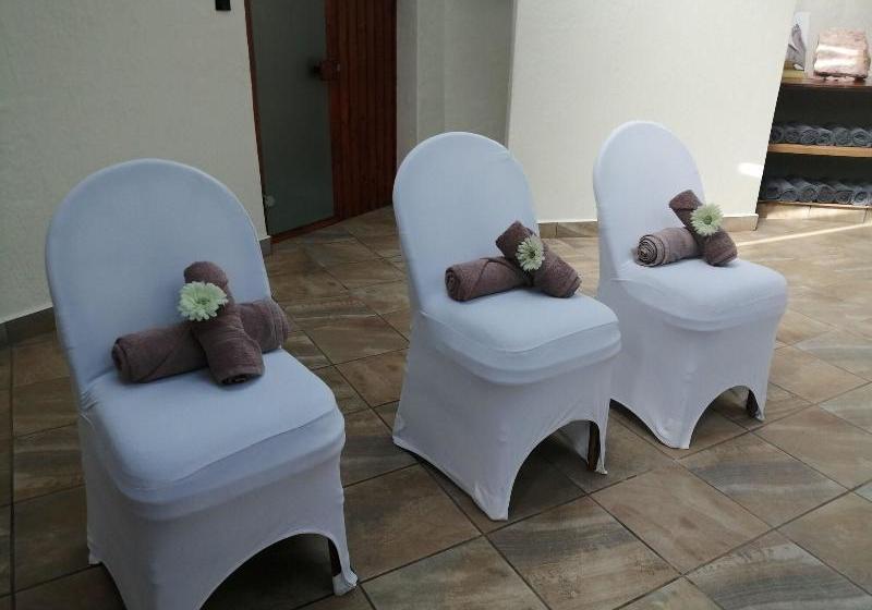 Отель Kianga Lodge & Venue