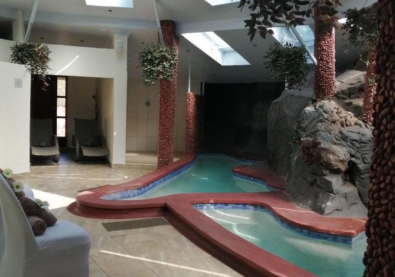 Отель Kianga Lodge & Venue