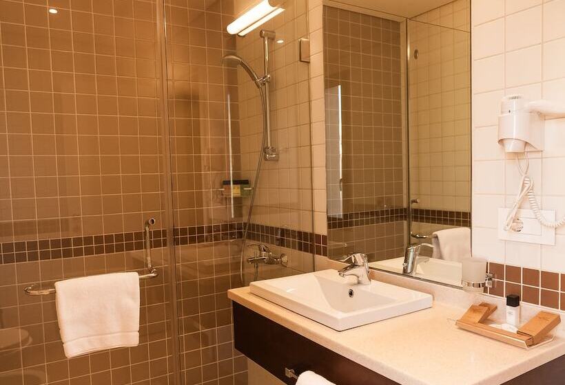 The Parisian Hotel Lebanon