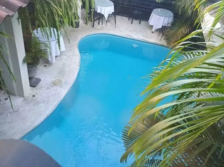 هتل Villa Antigua