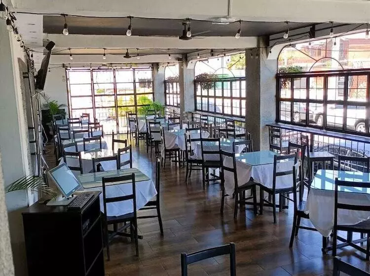 هتل Villa Antigua