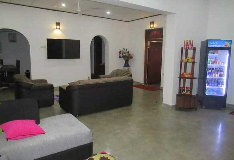 پانسیون Green Mo Holiday Inn