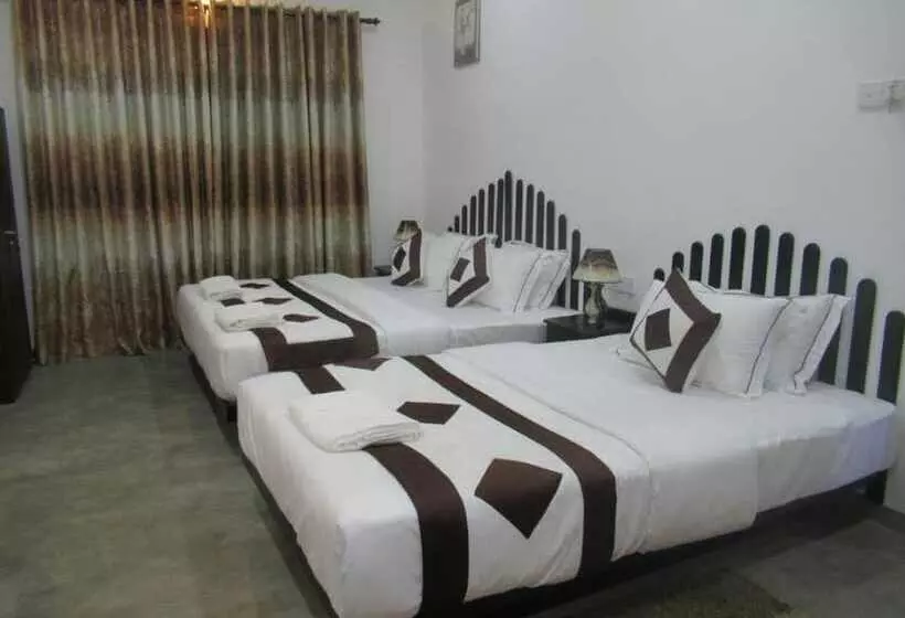 Majatalo Green Mo Holiday Inn
