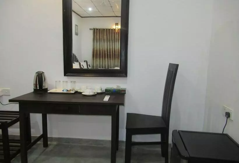 Majatalo Green Mo Holiday Inn