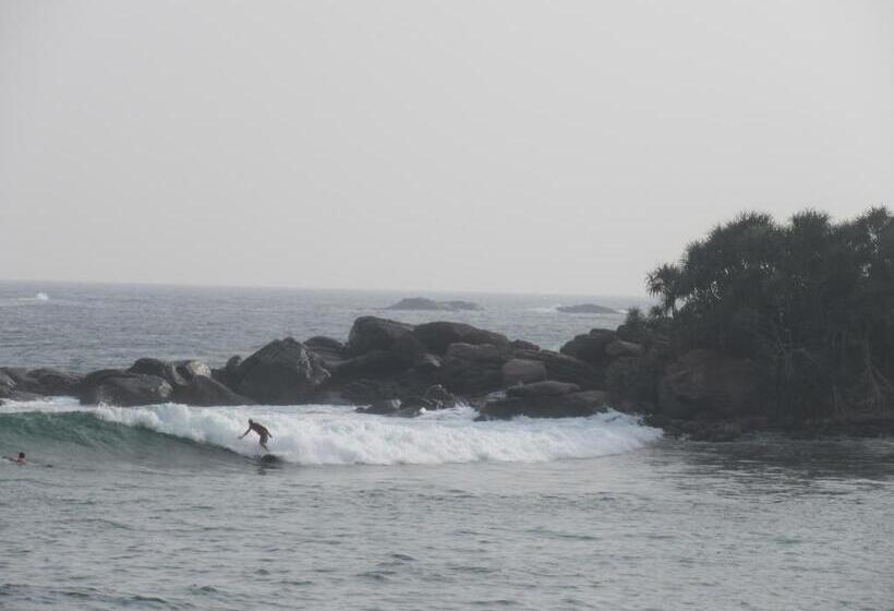 پانسیون Green Mo Holiday Inn