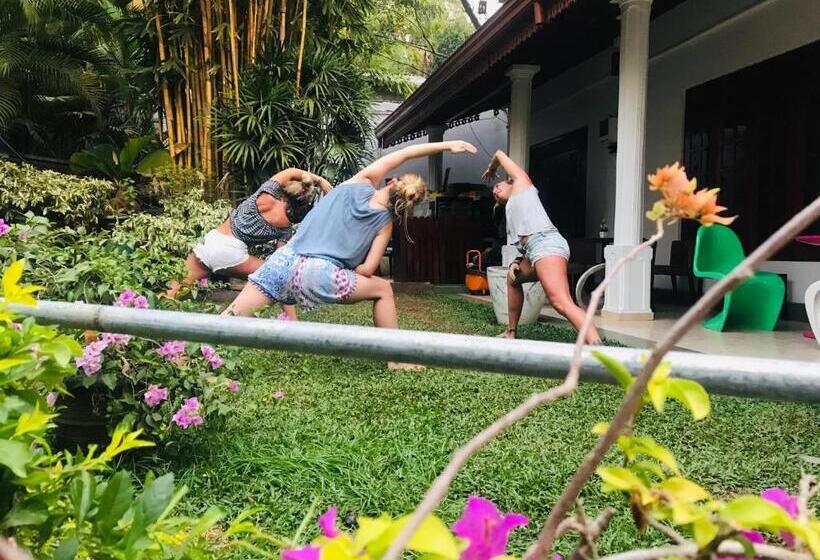 پانسیون Green Mo Holiday Inn