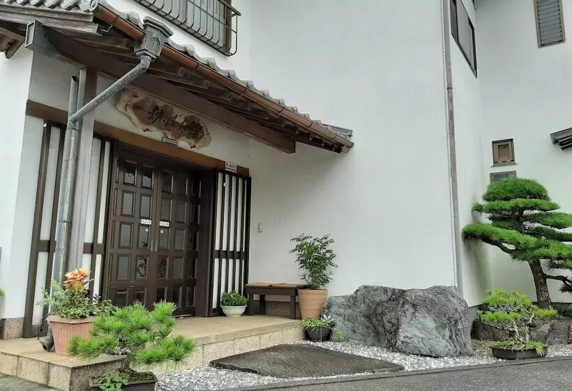 Ryokan Robatakan