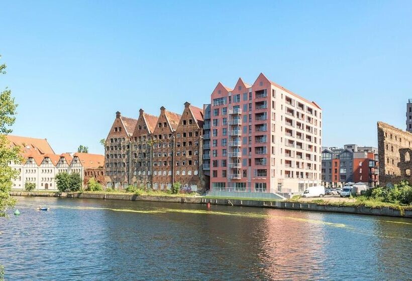 Waterlane Island Hostel&apartments