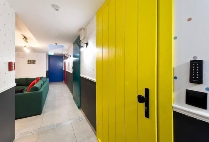 Waterlane Island Hostel&apartments