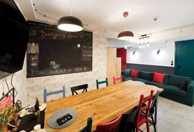 Waterlane Island Hostel&apartments