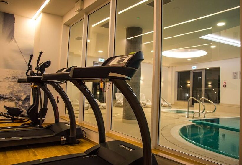 Waterlane Island Hostel&apartments