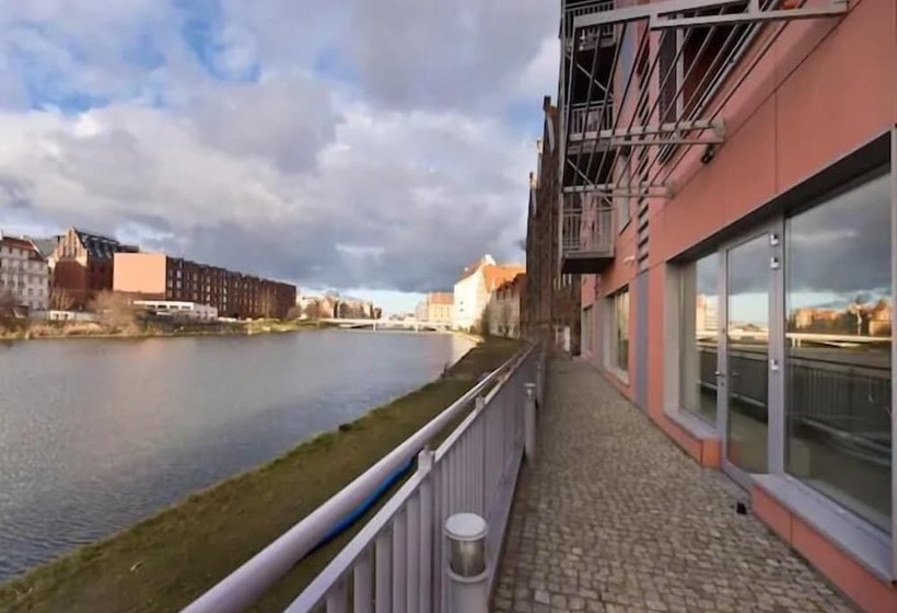 Waterlane Island Hostel&apartments