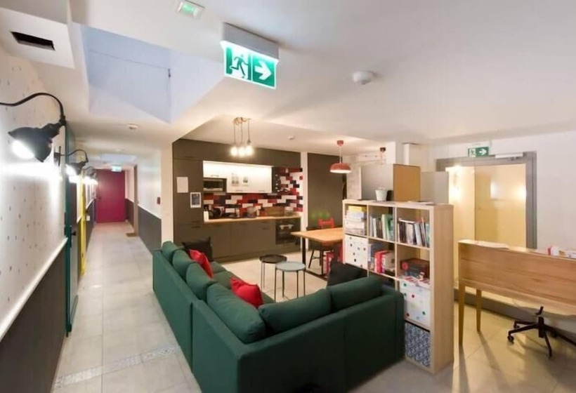 Waterlane Island Hostel&apartments