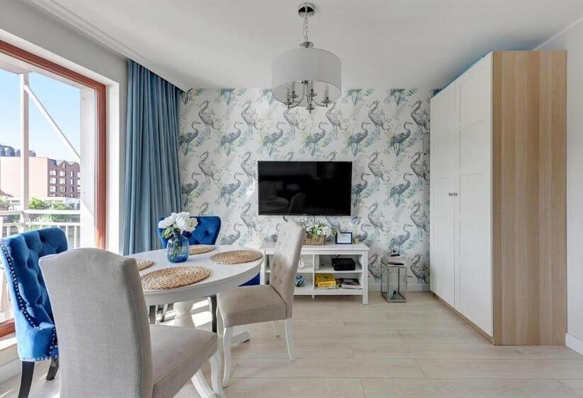 Waterlane Island Hostel&apartments