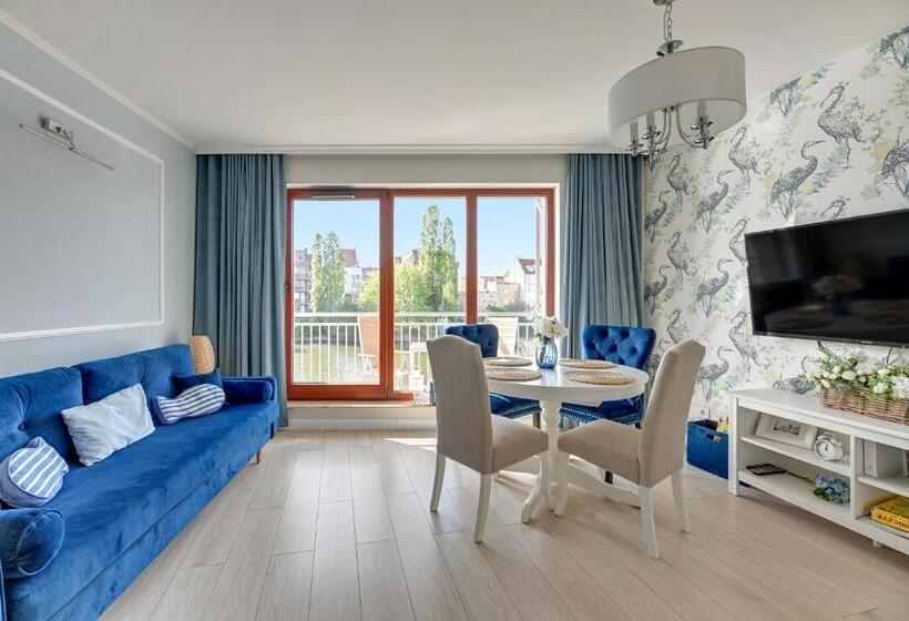 Waterlane Island Hostel&apartments