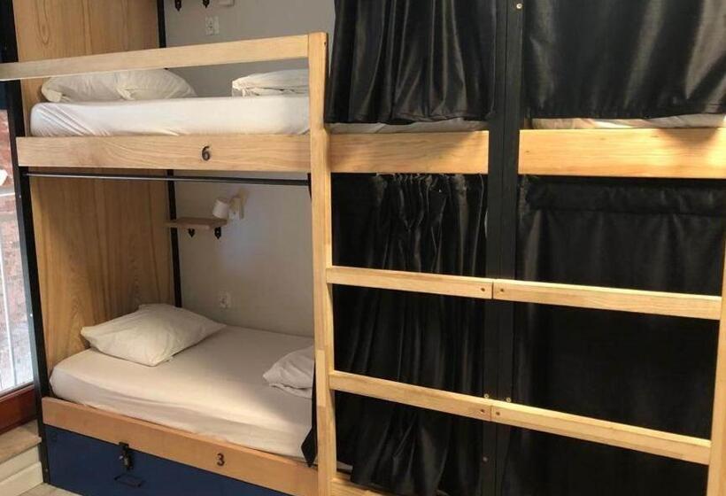 Waterlane Island Hostel&apartments