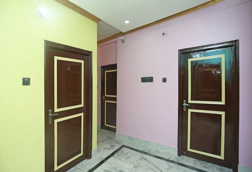 Hotel Continental & Lodge By Oyo Rooms