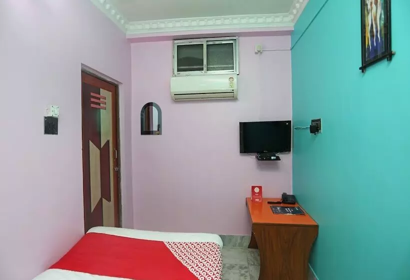 ホテル Continental & Lodge By Oyo Rooms