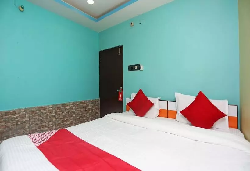 ホテル Continental & Lodge By Oyo Rooms