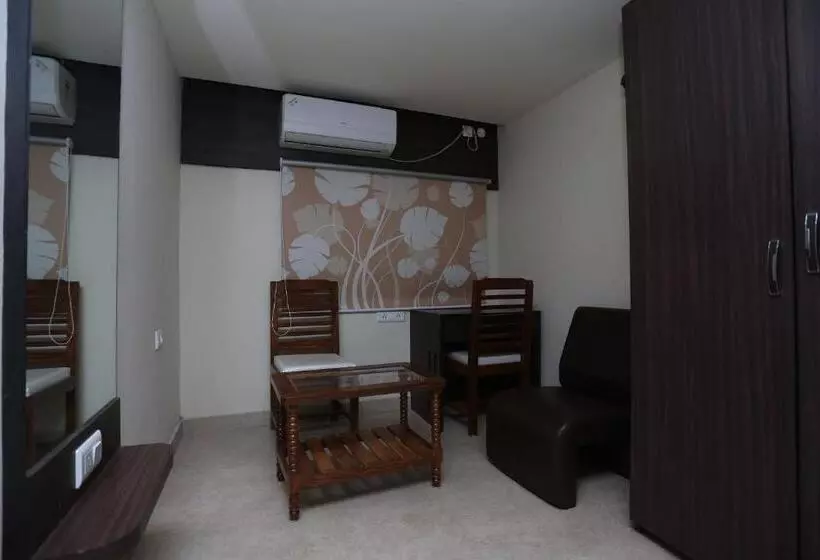 ホテル Crown Plaza By Oyo Rooms