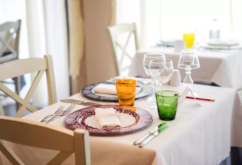 Hotelli La Gardenia & Villa Oleandra