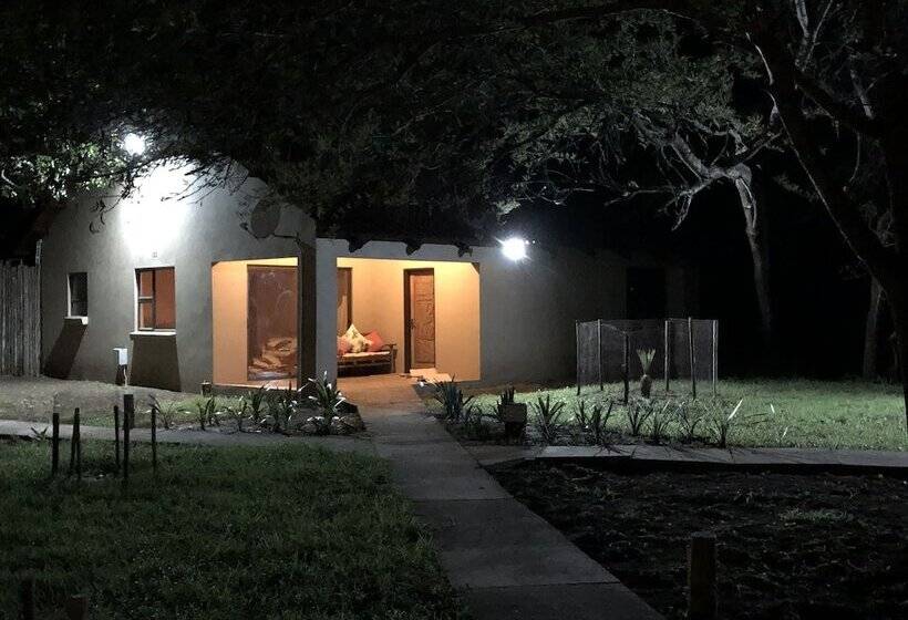 فندق Msunduze River Lodge